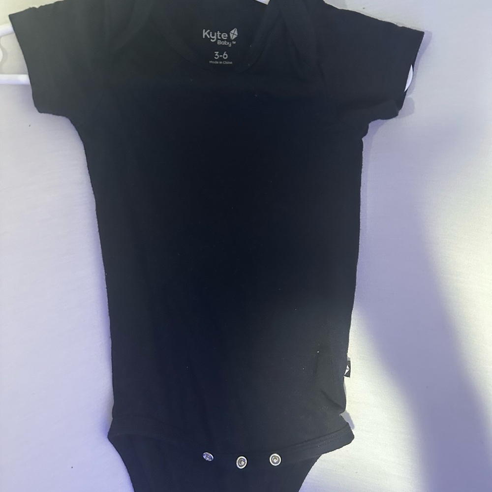 Kyte baby 3-6 months black body suit